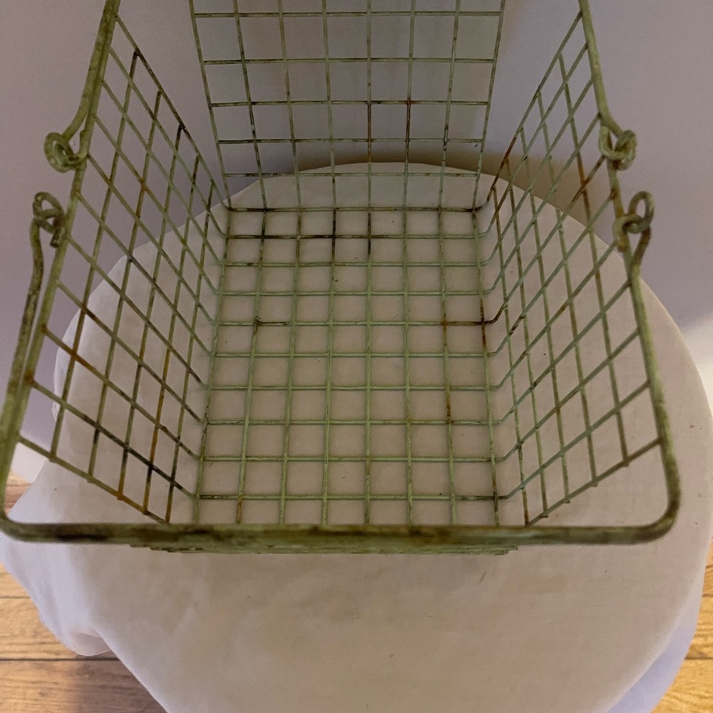 Wire Farm Egg Basket Vintage Storage Handles Rare Old Shopping Metal Oyster - Picture 5 of 7